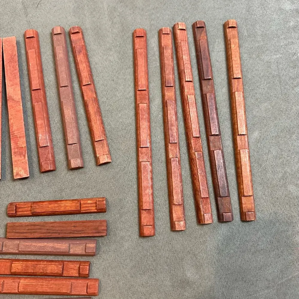 Lincoln Logs Vintage Lot of 29 Half Round Pieces Red Brown 2 3 4 Notch
